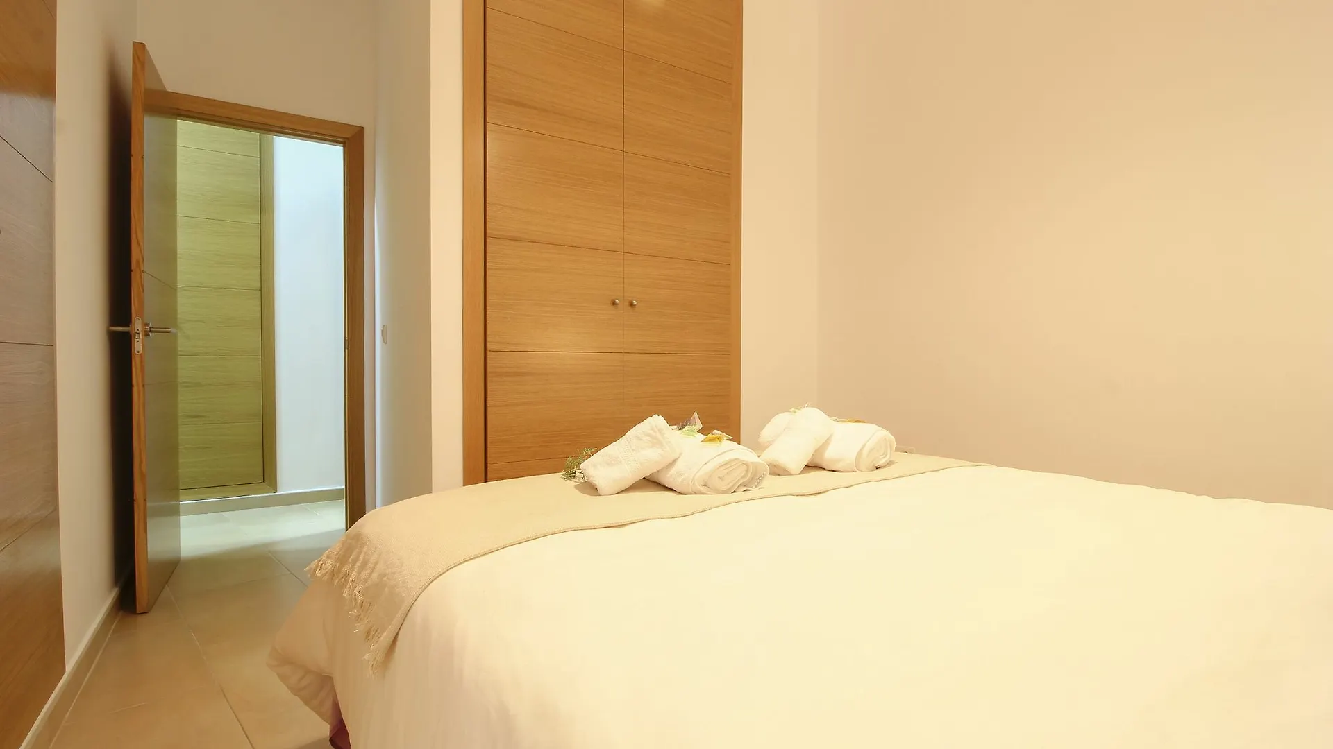 Deluxe Apartment San Julian With Parking Sewilla Hiszpania