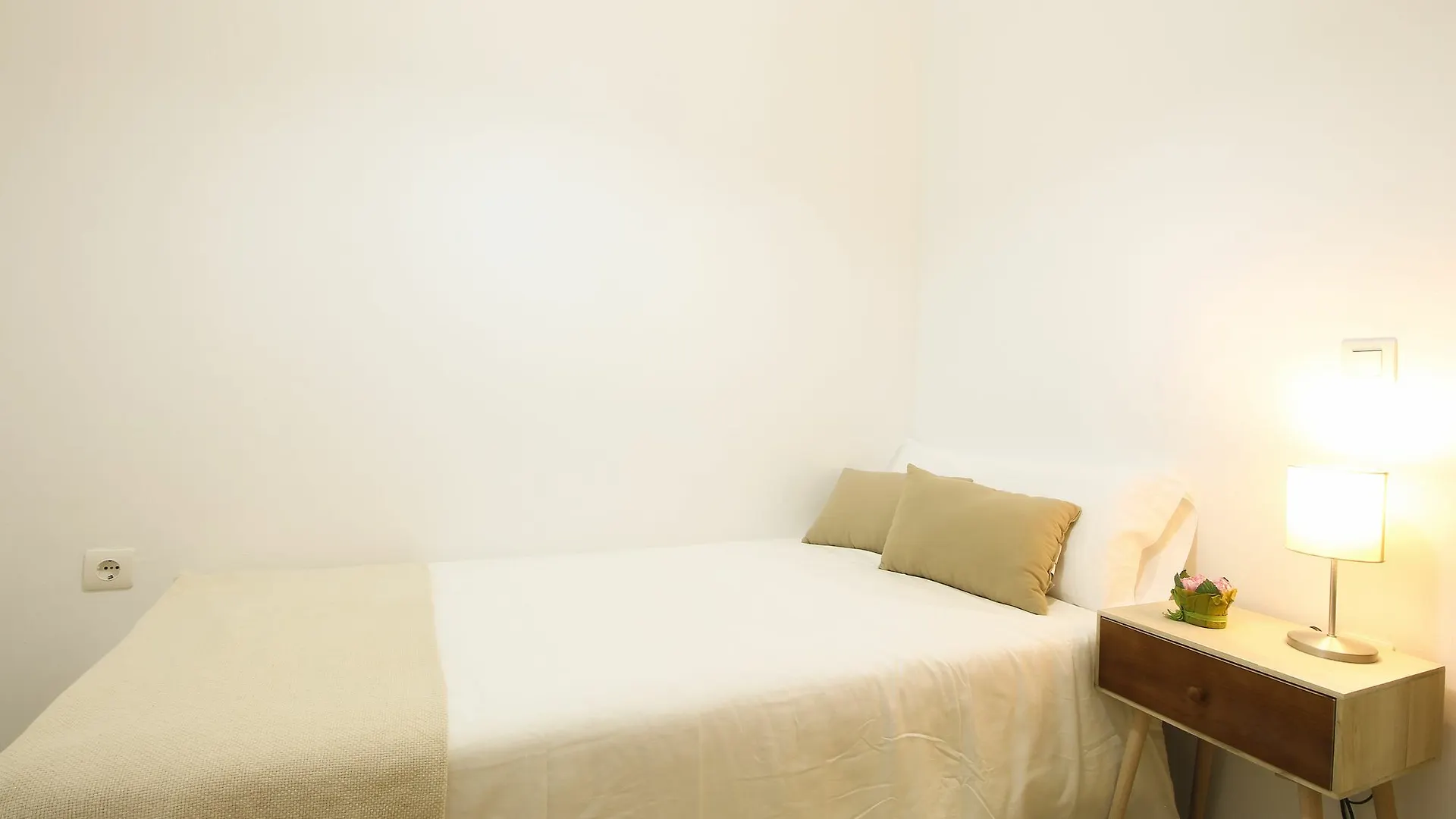 Deluxe Apartment San Julian With Parking Sevilla